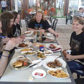 Frühes Abendessen in Malta